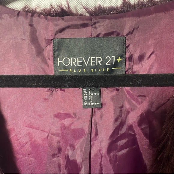 Forever 21 Plus Faux Fur Vest in Deep Purple - Picture 2 of 4